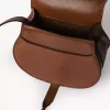 Kleine Satteltasche Marcie aus glänzendem Leder
