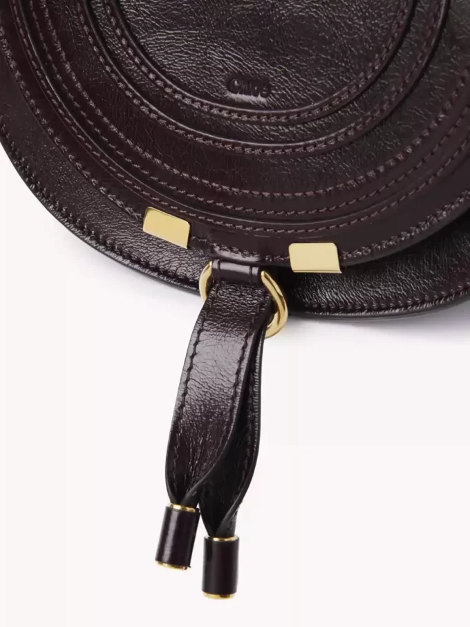 Kleine Satteltasche Marcie aus glänzendem Leder