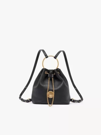 Kleiner Armband-Rucksack aus genarbtem Leder
