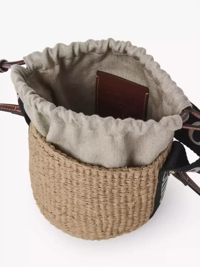 Kleiner Woody-Korb aus Naturfasern Kleiner Woody-Korb aus Naturfasern