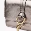 Kleines Alphabet-Dreifachfach aus metallisiertem Leder Kleines Alphabet-Dreifachfach aus metallisiertem Leder