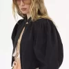 Kurze Jacke mit Puffärmeln aus Seidenfaille