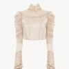 Kurze, taillierte Jacke aus Duchesse-Satin und Spitze Kurze, taillierte Jacke aus Duchesse-Satin und Spitze