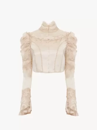 Kurze, taillierte Jacke aus Duchesse-Satin und Spitze