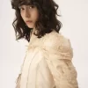 Kurze, taillierte Jacke aus Duchesse-Satin und Spitze Kurze, taillierte Jacke aus Duchesse-Satin und Spitze
