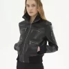 Kurzer Blouson aus Leder Kurzer Blouson aus Leder