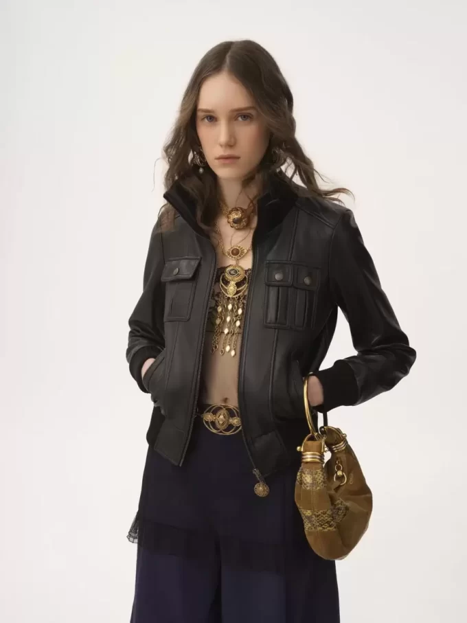 Kurzer Blouson aus Leder Kurzer Blouson aus Leder