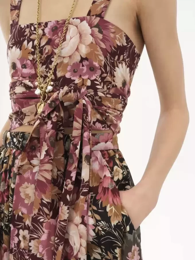 Kurzes Tanktop aus Crêpe de Chine mit Bindeband vorne Kurzes Tanktop aus Crêpe de Chine mit Bindeband vorne