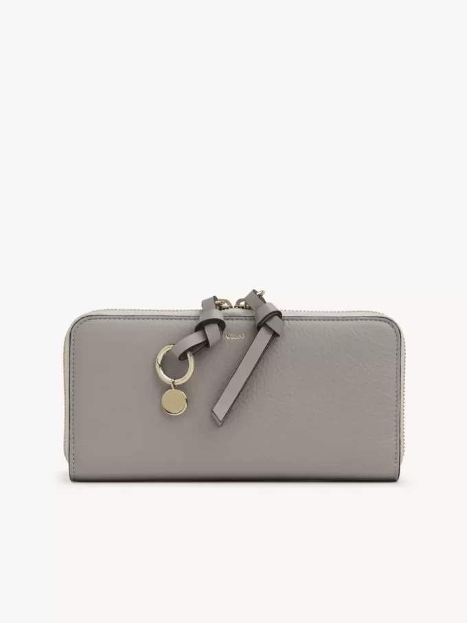 Lange Brieftasche mit Reißverschluss „Alphabet“ aus genarbtem Leder Lange Brieftasche mit Reißverschluss „Alphabet“ aus genarbtem Leder