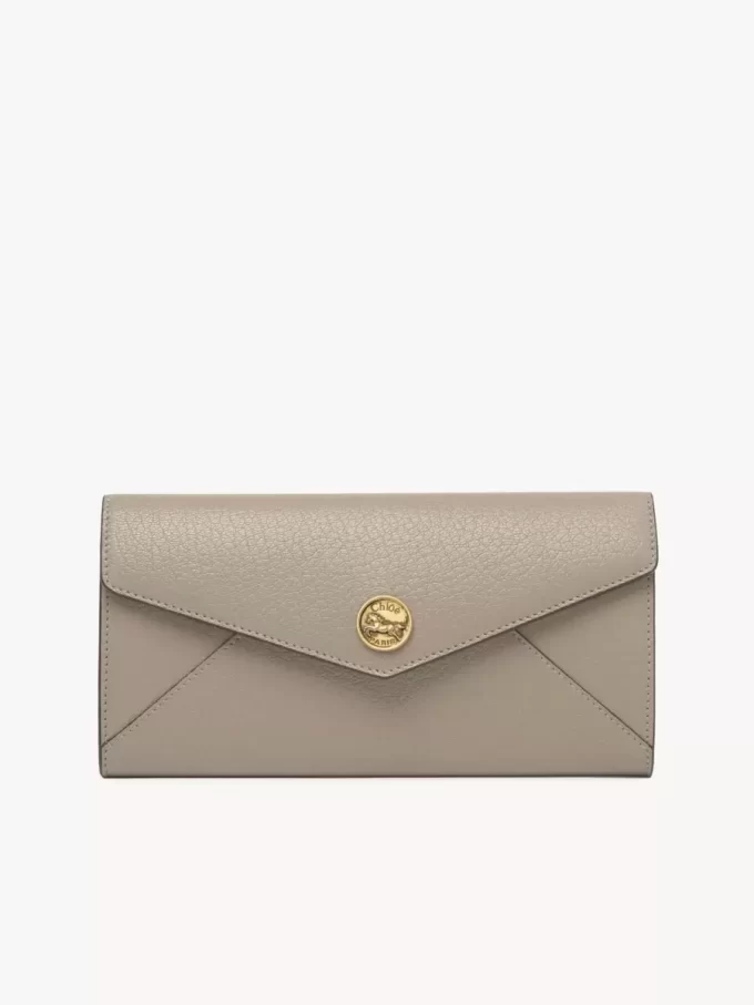 Langes Envelope-Portemonnaie mit Klappe aus genarbtem Leder Langes Envelope-Portemonnaie mit Klappe aus genarbtem Leder