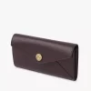 Langes Envelope-Portemonnaie mit Klappe aus genarbtem Leder Langes Envelope-Portemonnaie mit Klappe aus genarbtem Leder