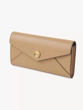 Langes Envelope-Portemonnaie mit Klappe aus genarbtem Leder