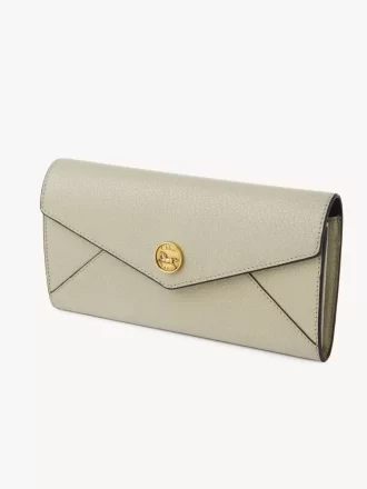 Langes Envelope-Portemonnaie mit Klappe aus genarbtem Leder