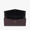 Langes Envelope-Portemonnaie mit Klappe aus genarbtem Leder Langes Envelope-Portemonnaie mit Klappe aus genarbtem Leder