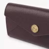 Langes Envelope-Portemonnaie mit Klappe aus genarbtem Leder Langes Envelope-Portemonnaie mit Klappe aus genarbtem Leder