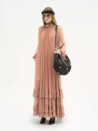 Langes Kleid mit Raffungen aus Seidenmousseline