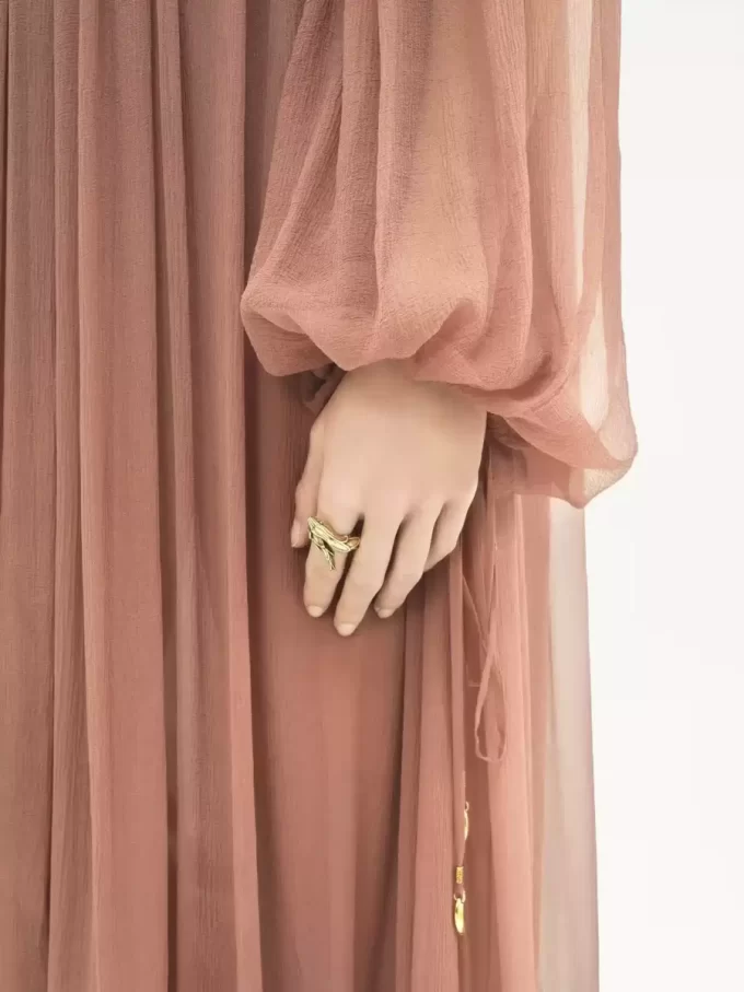 Langes Kleid mit Raffungen aus Seidenmousseline
