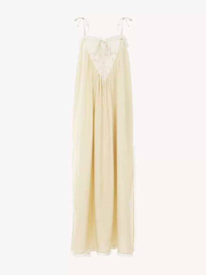 Langes Kleid mit Rüschen aus Habotai-Seide und Spitze Langes Kleid mit Rüschen aus Habotai-Seide und Spitze