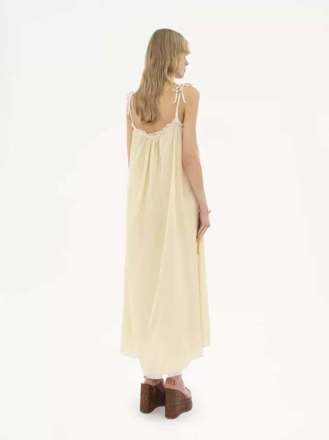 Langes Kleid mit Rüschen aus Habotai-Seide und Spitze Langes Kleid mit Rüschen aus Habotai-Seide und Spitze