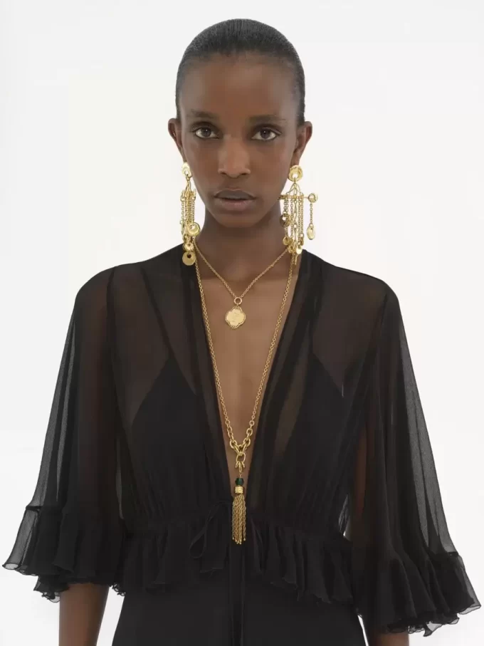 Langes Kleid mit V-Ausschnitt aus Crêpe-Satin Langes Kleid mit V-Ausschnitt aus Crêpe-Satin