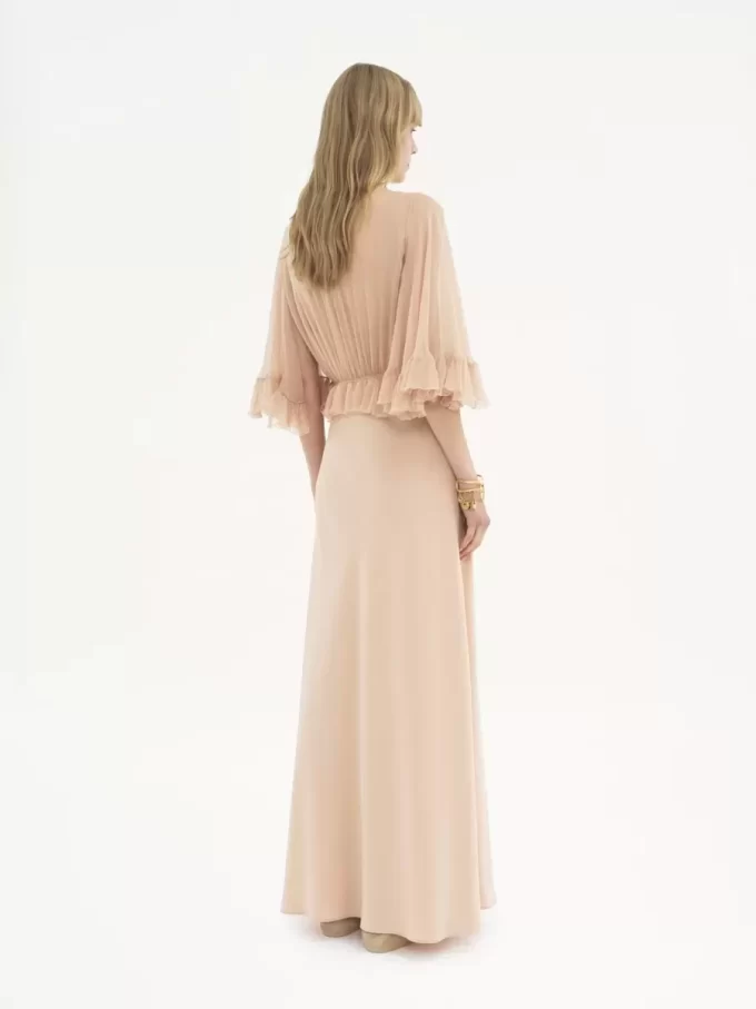 Langes Kleid mit V-Ausschnitt aus Crêpe-Satin Langes Kleid mit V-Ausschnitt aus Crêpe-Satin