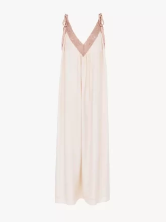 Langes Unterkleid aus Habotai-Seide und Spitze