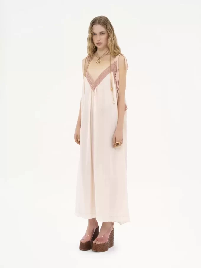 Langes Unterkleid aus Habotai-Seide und Spitze Langes Unterkleid aus Habotai-Seide und Spitze