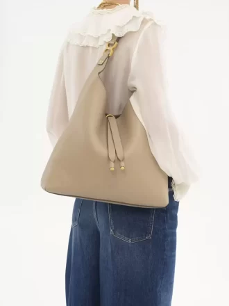 Marcie Hobo-Tasche aus genarbtem Leder Marcie Hobo-Tasche aus genarbtem Leder