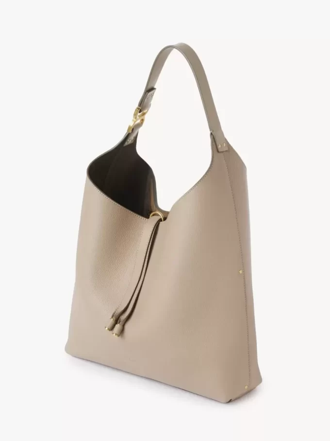 Marcie Hobo-Tasche aus genarbtem Leder Marcie Hobo-Tasche aus genarbtem Leder