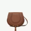Marcie Satteltasche aus genarbtem Leder Marcie Satteltasche aus genarbtem Leder