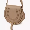 Marcie Satteltasche aus genarbtem Leder Marcie Satteltasche aus genarbtem Leder