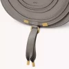 Marcie Satteltasche aus genarbtem Leder Marcie Satteltasche aus genarbtem Leder
