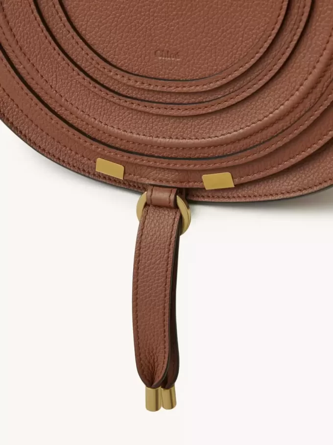 Marcie Satteltasche aus genarbtem Leder Marcie Satteltasche aus genarbtem Leder