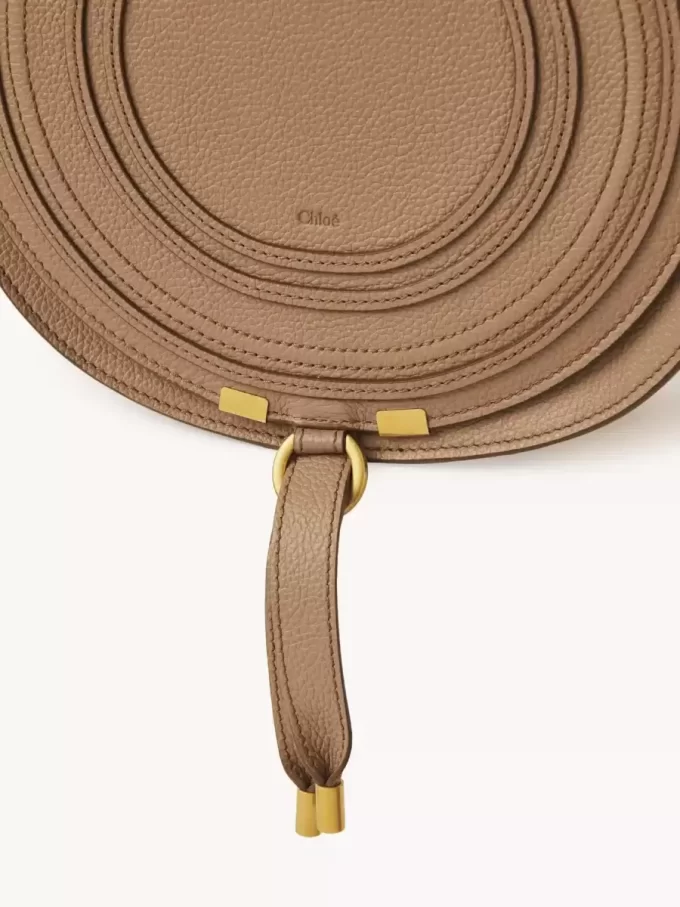 Marcie Satteltasche aus genarbtem Leder Marcie Satteltasche aus genarbtem Leder