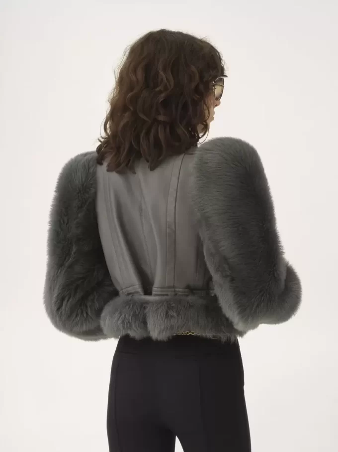 Maßgeschneiderte Hose aus Wollgabardine Maßgeschneiderte Hose aus Wollgabardine