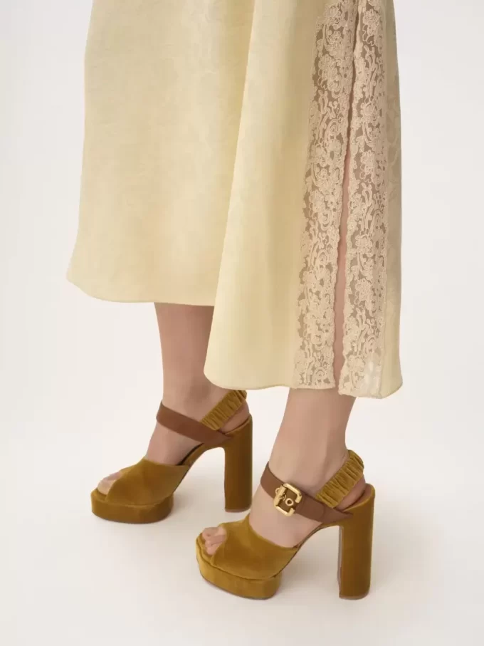 Midikleid mit dünnen Trägern aus Seidenjacquard und Spitze Midikleid mit dünnen Trägern aus Seidenjacquard und Spitze