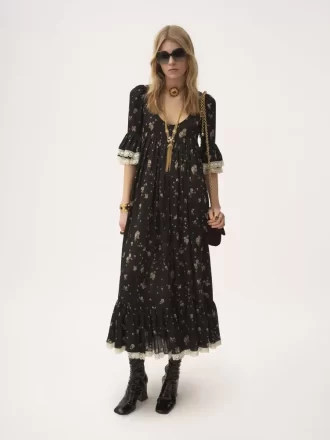 Midikleid mit U-Ausschnitt aus Seidencharmeuse und Spitze