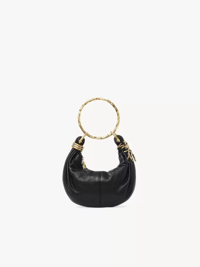 Mini Bracelet Hobo Bag aus genarbtem Leder Mini Bracelet Hobo Bag aus genarbtem Leder