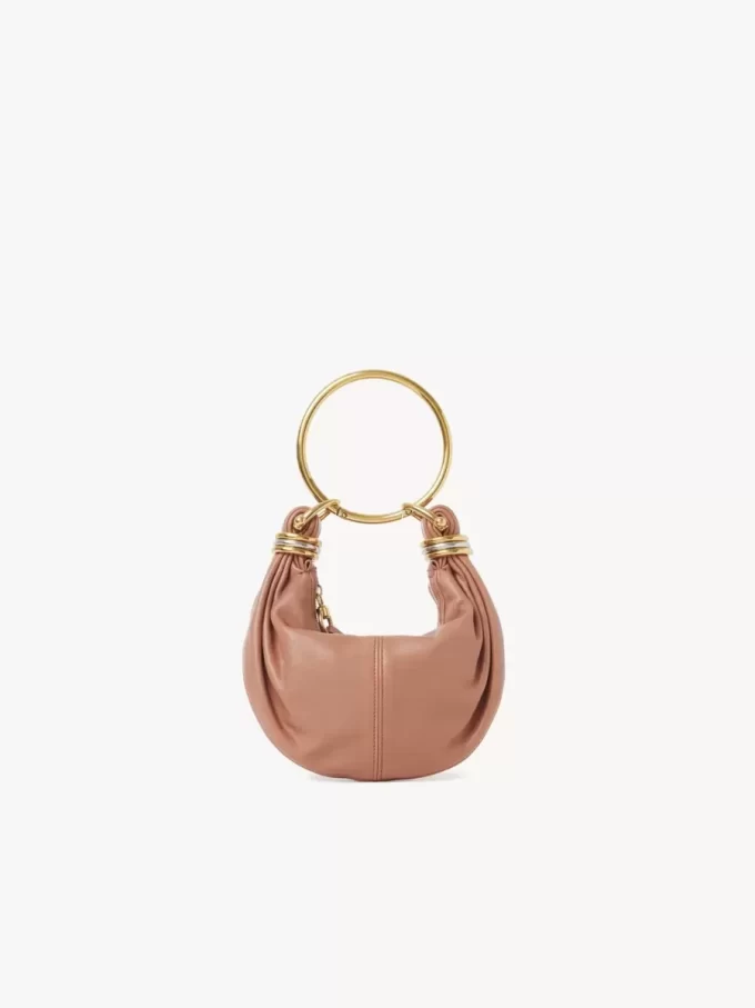 Mini Bracelet Hobo Bag aus genarbtem Leder Mini Bracelet Hobo Bag aus genarbtem Leder