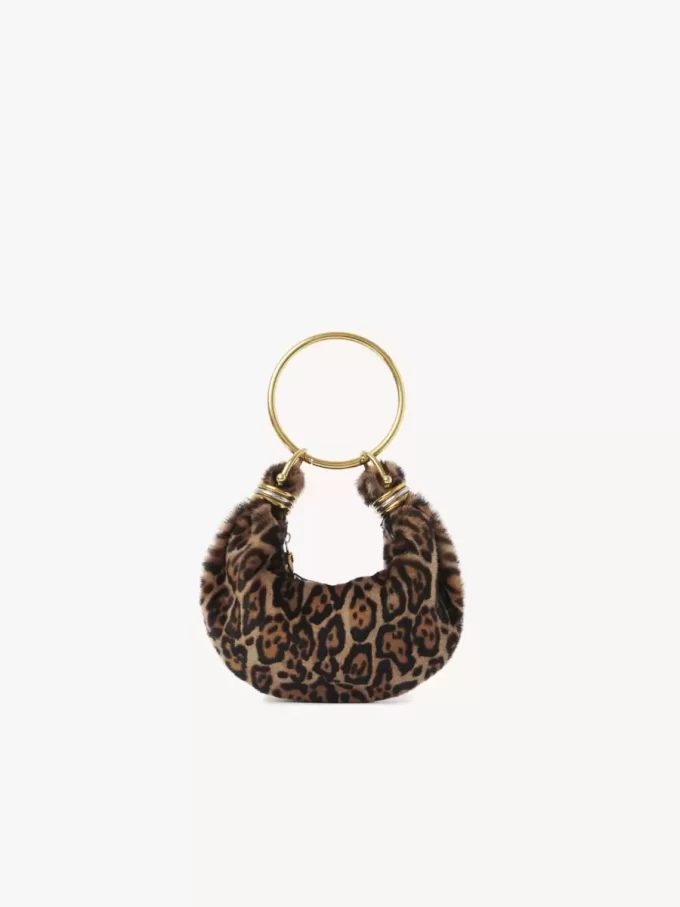 Mini Bracelet Hobo Bag aus Shearling mit Leopardenmuster Mini Bracelet Hobo Bag aus Shearling mit Leopardenmuster