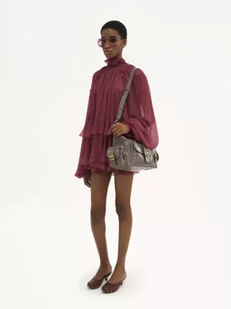 Mini-Cape-Kleid aus Seidenmousseline