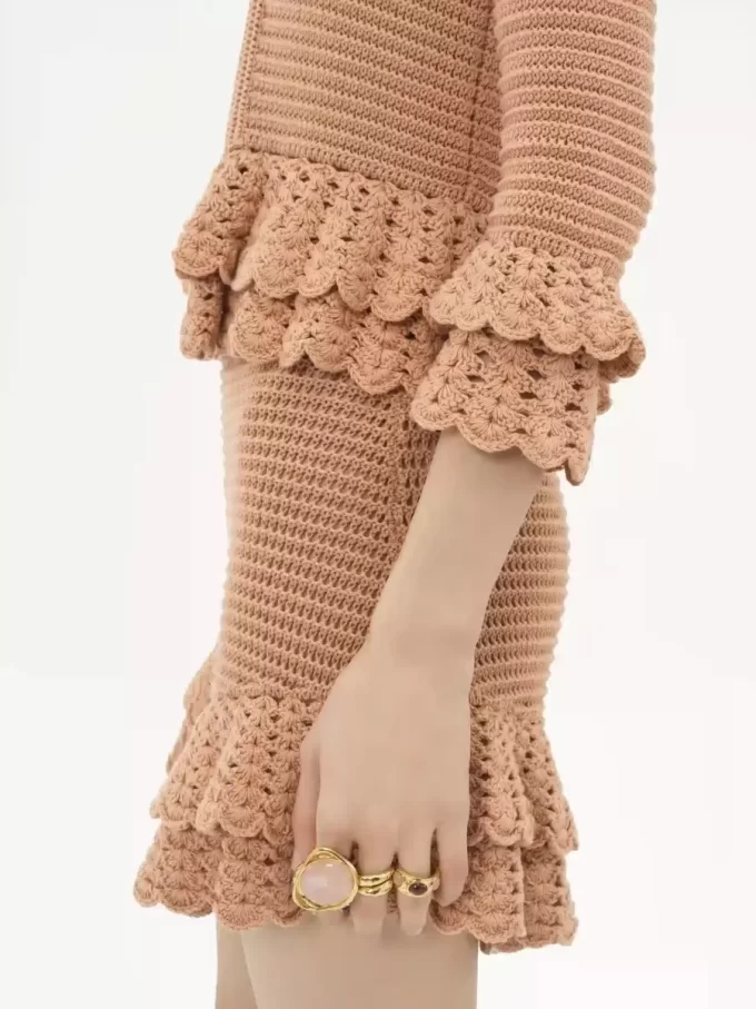Mini-Shorts mit Rüschen aus Häkelstrick