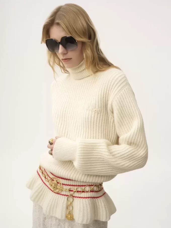 Oversize-Rollkragenpullover mit Logo aus Woll- und Mohairstrick Oversize-Rollkragenpullover mit Logo aus Woll- und Mohairstrick