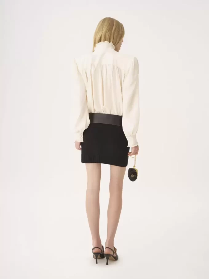Oversize-Rüschenbluse aus Seidenjacquard Oversize-Rüschenbluse aus Seidenjacquard