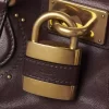 Paddington-Tasche aus genarbtem Leder Paddington-Tasche aus genarbtem Leder