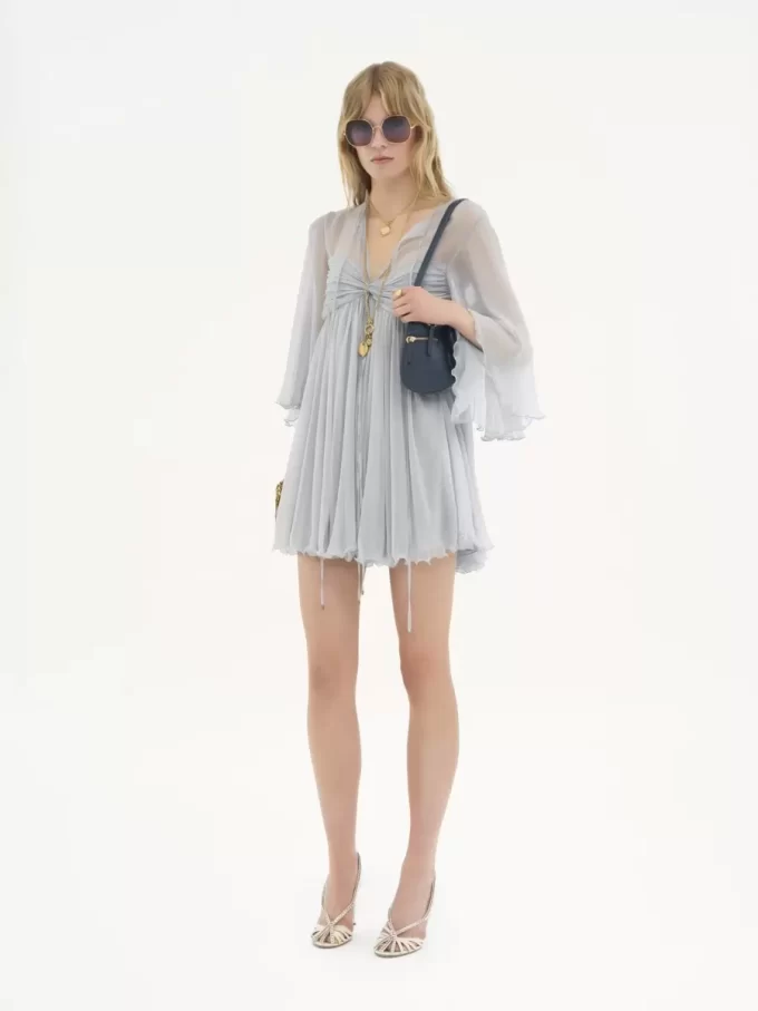 Plissiertes Minikleid aus Seidenmousseline Plissiertes Minikleid aus Seidenmousseline