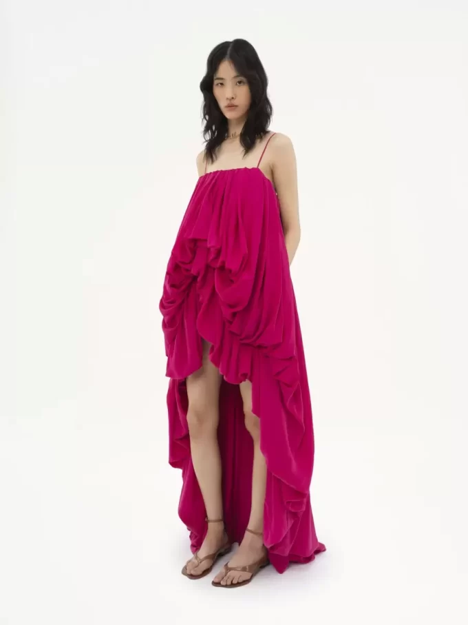 Ärmelloser Jumpsuit mit hohem Bund aus gewaschenem Seidenpongé Ärmelloser Jumpsuit mit hohem Bund aus gewaschenem Seidenpongé