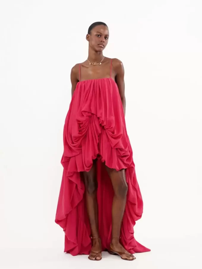 Ärmelloser Jumpsuit mit hohem Bund aus gewaschenem Seidenpongé Ärmelloser Jumpsuit mit hohem Bund aus gewaschenem Seidenpongé