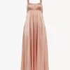 Ärmelloses, gerüschtes langes Kleid aus Seidensatin Ärmelloses, gerüschtes langes Kleid aus Seidensatin