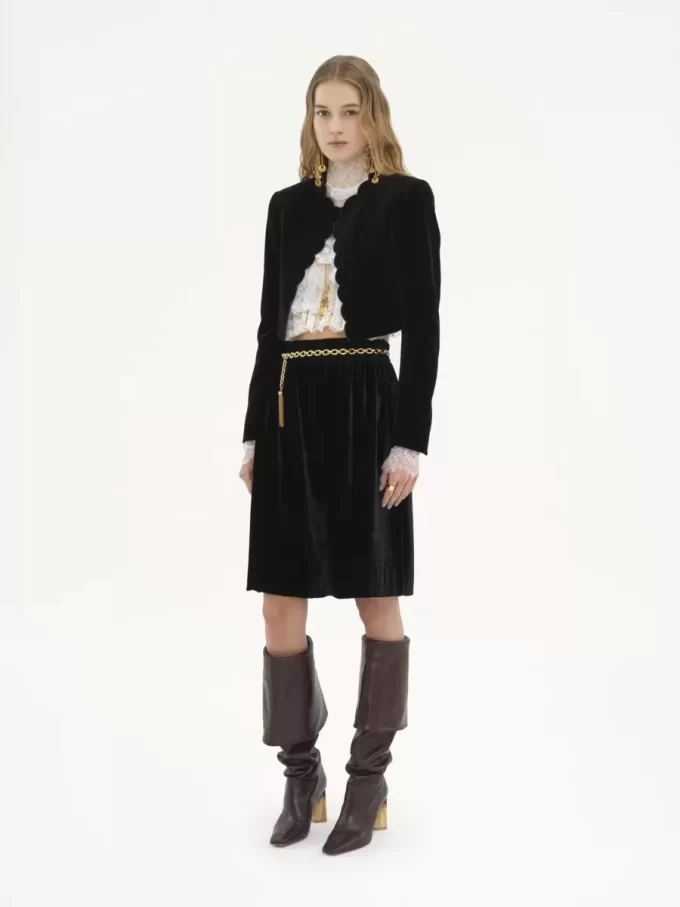 Spencer-Jacke mit Wellenkante aus Samt Spencer-Jacke mit Wellenkante aus Samt